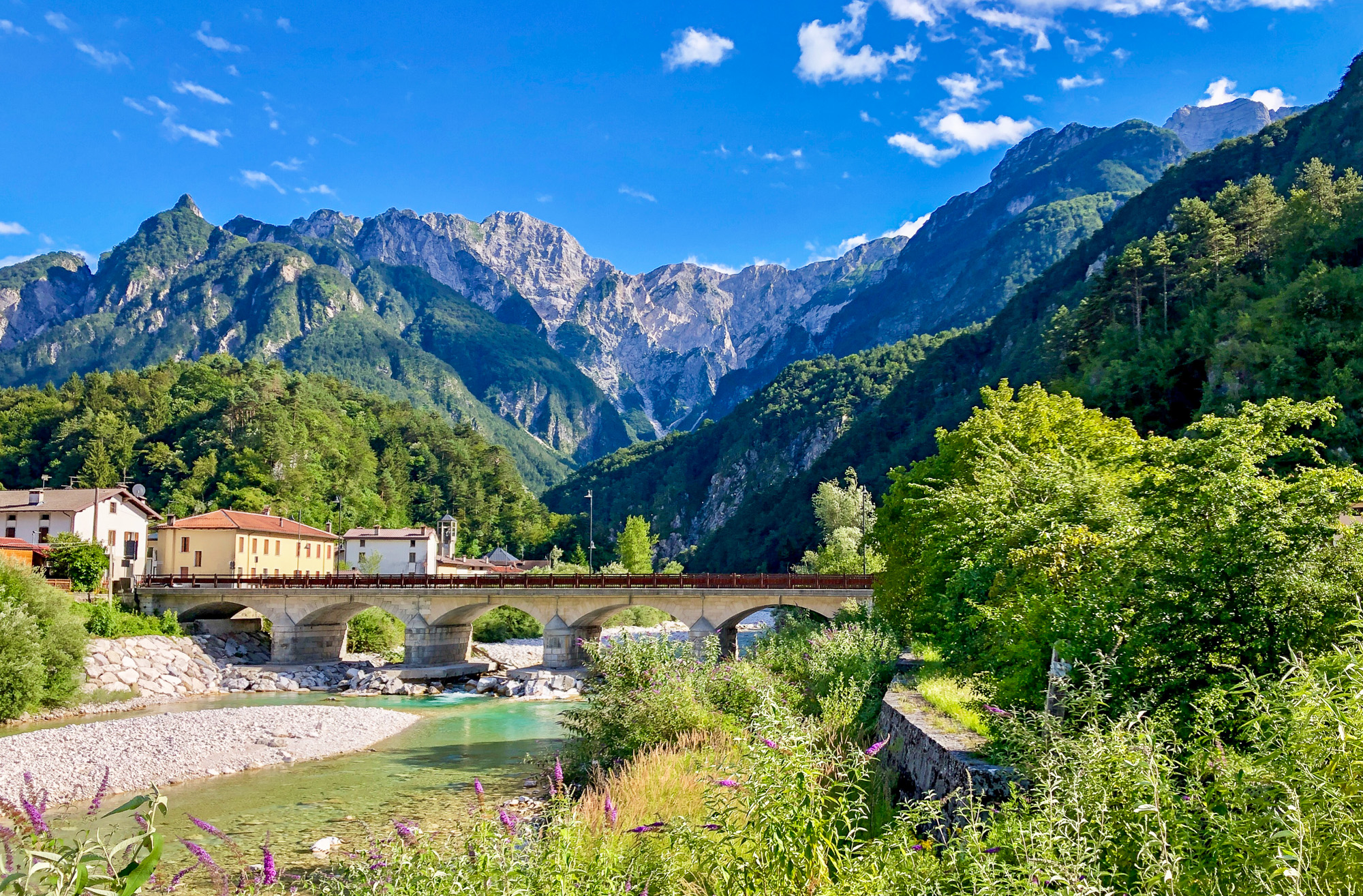 eurobike_radreisen_alpe_adria_radweg_salzburg_grado_bergpanorama_alpen-9