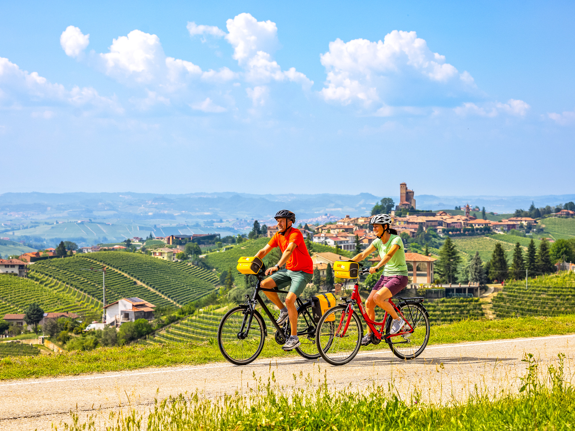 eurobike_radreisen_turin_sanremo_monforte_radfahrer-17