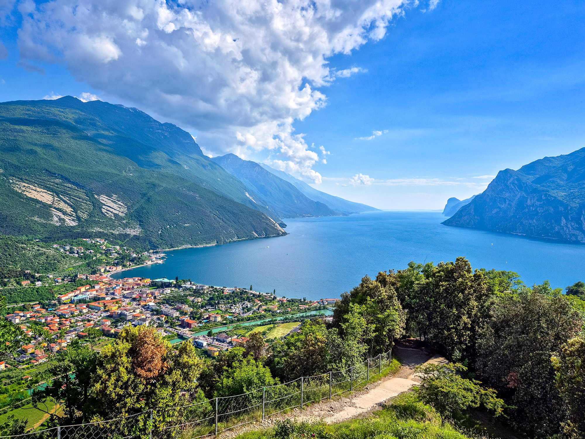 eurohike_wanderreisen_gardasee_limone_monte_brione_seeblick-16