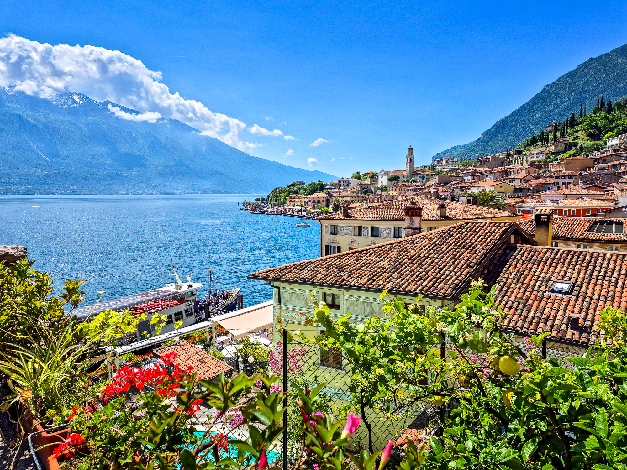 eurohike_wanderreisen_gardasee_limone_see_daecher-17