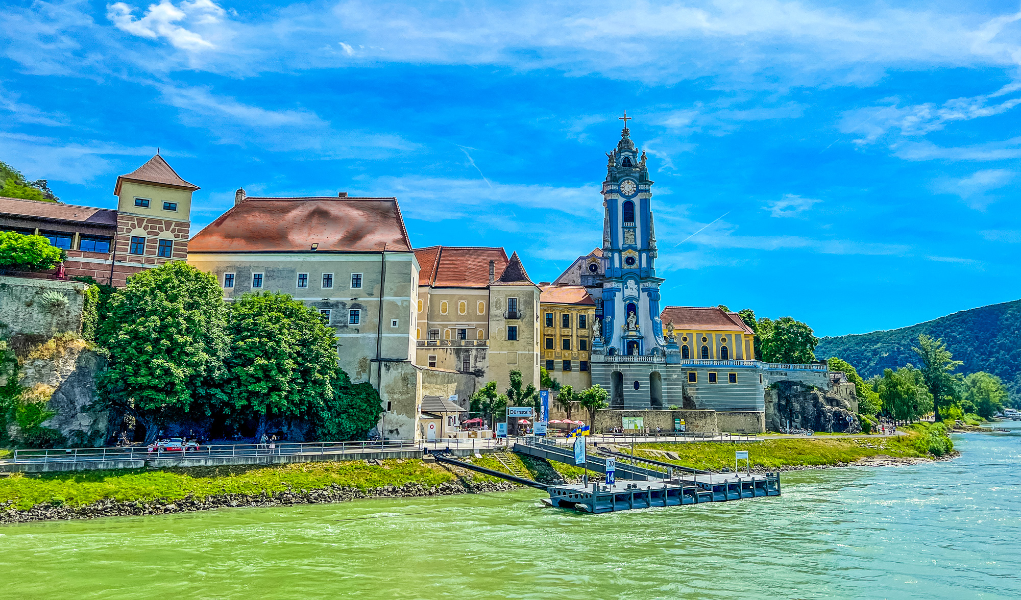 eurohike_wanderreisen_welterbesteig_wachau_schifffahrt_stift_duernstein-15